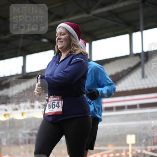 07.12.2025 - St. Pauli X-Mass-Run No. 15 Patografie http://msf.ph/oto/9366344 07.12.2025 10:51:49 Ziel 328, 1964, 1982, 1984, 2165, 2287, 2289, 2553, 2593, 2607, 2836, 2837, 3223, 3228, 4550 meine-sportfotos.de