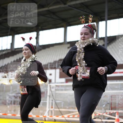 07.12.2025 - St. Pauli X-Mass-Run No. 15 Patografie http://msf.ph/oto/9366358 07.12.2025 10:51:59 Ziel 1964, 1982, 1984, 2165, 2287, 2289, 2592, 2593, 2607, 2661, 2836, 2837, 4550, 4865, 4879, 4880 meine-sportfotos.de