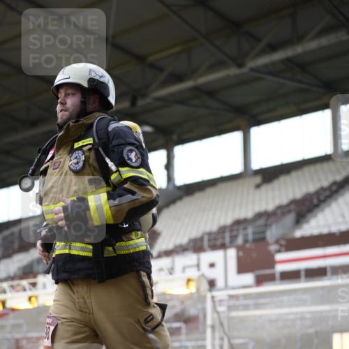 07.12.2025 - St. Pauli X-Mass-Run No. 15 Patografie http://msf.ph/oto/9366404 07.12.2025 10:52:13 Ziel 27, 499, 506, 654, 931, 1098, 2661, 4797, 4864, 4865, 4866, 4879, 4880, 4882 meine-sportfotos.de