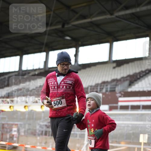 07.12.2025 - St. Pauli X-Mass-Run No. 15 Patografie http://msf.ph/oto/9366451 07.12.2025 10:52:59 Ziel 500, 504, 507, 510, 1684, 2673 meine-sportfotos.de