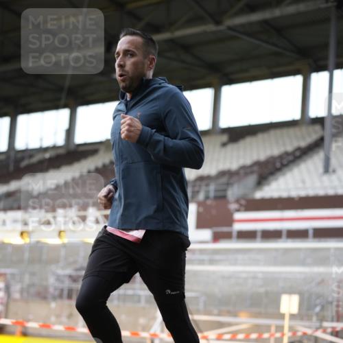 07.12.2025 - St. Pauli X-Mass-Run No. 15 Patografie http://msf.ph/oto/9366455 07.12.2025 10:53:03 Ziel 500, 504, 507, 510, 1684, 2673 meine-sportfotos.de