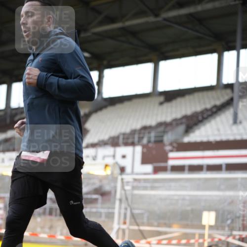 07.12.2025 - St. Pauli X-Mass-Run No. 15 Patografie http://msf.ph/oto/9366457 07.12.2025 10:53:03 Ziel 500, 504, 507, 510, 1684, 2673 meine-sportfotos.de