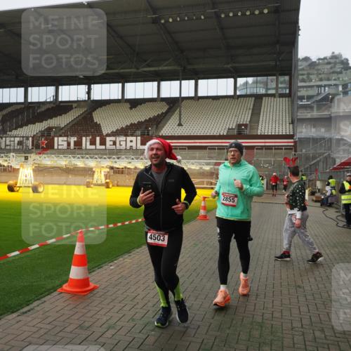 07.12.2025 - St. Pauli X-Mass-Run No. 15 Fabian Wolf http://msf.ph/oto/9366469 07.12.2025 10:20:15 Ziel 459, 1364, 1553, 1903, 2238, 2751, 2855, 3846, 3871, 4042, 4071, 4503, 4523 meine-sportfotos.de