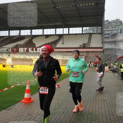 07.12.2025 - St. Pauli X-Mass-Run No. 15 Fabian Wolf http://msf.ph/oto/9366471 07.12.2025 10:20:15 Ziel 459, 1364, 1553, 1903, 2238, 2751, 2855, 3846, 3871, 4042, 4071, 4503, 4523 meine-sportfotos.de