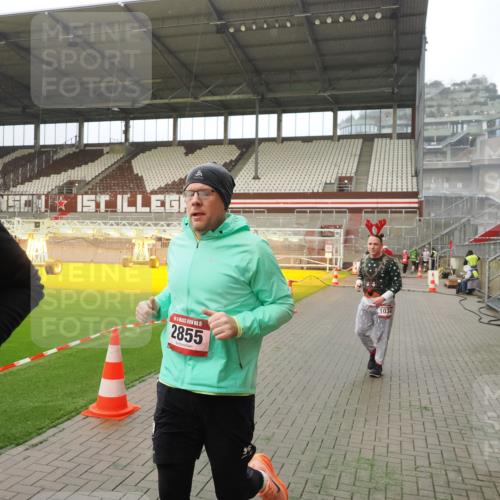 07.12.2025 - St. Pauli X-Mass-Run No. 15 Fabian Wolf http://msf.ph/oto/9366477 07.12.2025 10:20:16 Ziel 459, 1364, 1553, 1903, 2238, 2751, 2855, 3846, 3871, 4042, 4071, 4503, 4523 meine-sportfotos.de