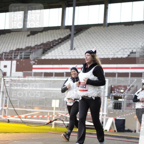 07.12.2025 - St. Pauli X-Mass-Run No. 15 Patografie http://msf.ph/oto/9366480 07.12.2025 10:53:29 Ziel 106, 546, 1679, 1680, 1681, 1682, 1683 meine-sportfotos.de