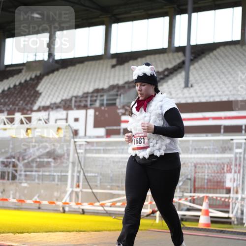 07.12.2025 - St. Pauli X-Mass-Run No. 15 Patografie http://msf.ph/oto/9366487 07.12.2025 10:53:31 Ziel 106, 546, 1679, 1680, 1681, 1682, 1683 meine-sportfotos.de