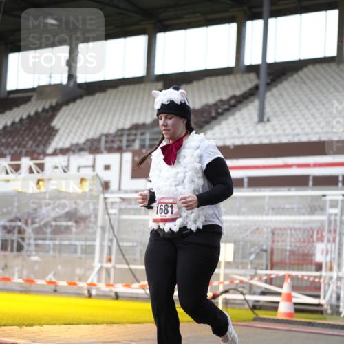 07.12.2025 - St. Pauli X-Mass-Run No. 15 Patografie http://msf.ph/oto/9366489 07.12.2025 10:53:31 Ziel 106, 546, 1679, 1680, 1681, 1682, 1683 meine-sportfotos.de