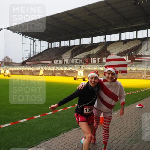 07.12.2025 - St. Pauli X-Mass-Run No. 15 Fabian Wolf http://msf.ph/oto/9366500 07.12.2025 10:20:21 Ziel 447, 452, 459, 1553, 2855, 3473, 3832, 4042, 4071, 4116, 4503, 4523 meine-sportfotos.de