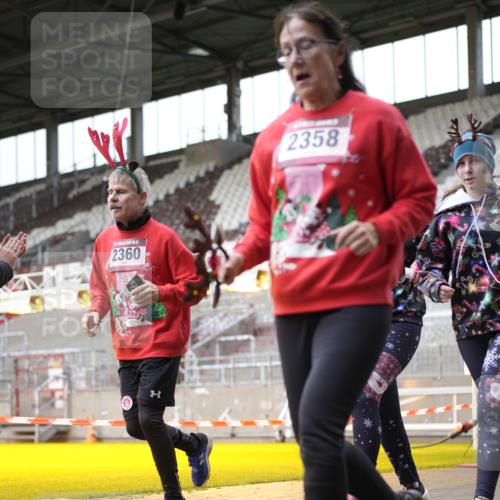 07.12.2025 - St. Pauli X-Mass-Run No. 15 Patografie http://msf.ph/oto/9366518 07.12.2025 10:54:28 Ziel 656, 1177, 1489, 2286, 2328, 2358, 2360, 2832, 3391, 3437 meine-sportfotos.de