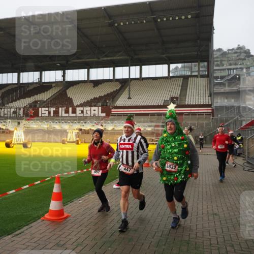 07.12.2025 - St. Pauli X-Mass-Run No. 15 Fabian Wolf http://msf.ph/oto/9366548 07.12.2025 10:20:28 Ziel 447, 452, 461, 478, 2187, 2855, 3473, 3832, 4116, 4490, 4503, 4523 meine-sportfotos.de