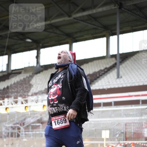 07.12.2025 - St. Pauli X-Mass-Run No. 15 Patografie http://msf.ph/oto/9366551 07.12.2025 10:55:05 Ziel 1393, 1689 meine-sportfotos.de