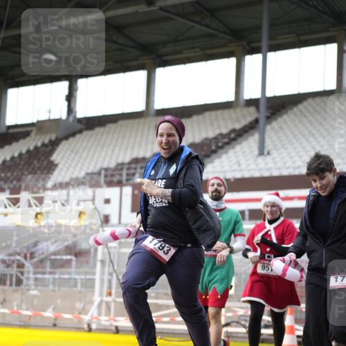 07.12.2025 - St. Pauli X-Mass-Run No. 15 Patografie http://msf.ph/oto/9366562 07.12.2025 10:56:09 Ziel 951, 955, 1790, 1793, 4493 meine-sportfotos.de