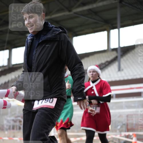 07.12.2025 - St. Pauli X-Mass-Run No. 15 Patografie http://msf.ph/oto/9366568 07.12.2025 10:56:10 Ziel 951, 955, 1790, 1793, 4493 meine-sportfotos.de