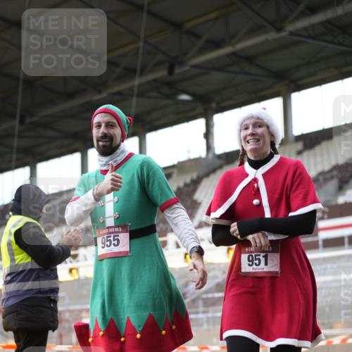 07.12.2025 - St. Pauli X-Mass-Run No. 15 Patografie http://msf.ph/oto/9366570 07.12.2025 10:56:11 Ziel 951, 955, 1790, 1793 meine-sportfotos.de