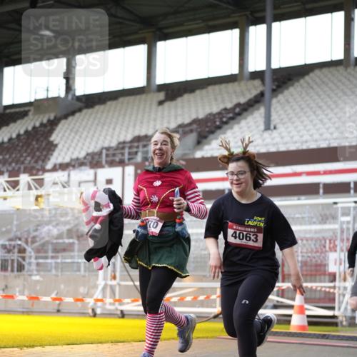 07.12.2025 - St. Pauli X-Mass-Run No. 15 Patografie http://msf.ph/oto/9366574 07.12.2025 10:56:19 Ziel 951, 955, 1790, 1793, 2170, 4063, 4146 meine-sportfotos.de
