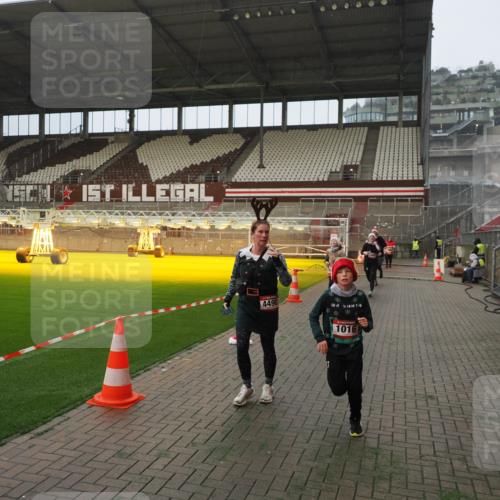 07.12.2025 - St. Pauli X-Mass-Run No. 15 Fabian Wolf http://msf.ph/oto/9366592 07.12.2025 10:20:38 Ziel 447, 452, 461, 478, 1016, 1076, 1466, 2187, 3473, 3832, 4116, 4490, 4517 meine-sportfotos.de