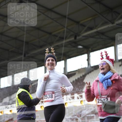 07.12.2025 - St. Pauli X-Mass-Run No. 15 Patografie http://msf.ph/oto/9366608 07.12.2025 10:56:42 Ziel 55, 236, 248, 417, 555, 568, 759, 2538, 2542, 2664 meine-sportfotos.de