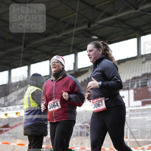 07.12.2025 - St. Pauli X-Mass-Run No. 15 Patografie http://msf.ph/oto/9366658 07.12.2025 10:57:11 Ziel 130, 251, 280, 773, 1097, 1099, 1387, 2297, 2298, 2665, 3064, 3067 meine-sportfotos.de