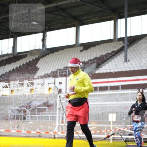 07.12.2025 - St. Pauli X-Mass-Run No. 15 Patografie http://msf.ph/oto/9366662 07.12.2025 10:57:12 Ziel 130, 251, 280, 773, 1097, 1099, 1387, 2290, 2296, 2297, 2298, 2665, 3064, 3067 meine-sportfotos.de
