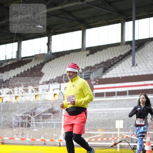 07.12.2025 - St. Pauli X-Mass-Run No. 15 Patografie http://msf.ph/oto/9366663 07.12.2025 10:57:12 Ziel 130, 251, 280, 773, 1097, 1099, 1387, 2290, 2296, 2297, 2298, 2665, 3064, 3067 meine-sportfotos.de