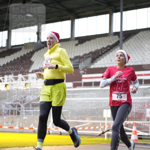 07.12.2025 - St. Pauli X-Mass-Run No. 15 Patografie http://msf.ph/oto/9366717 07.12.2025 10:57:58 Ziel 43, 75, 170, 234, 1690 meine-sportfotos.de