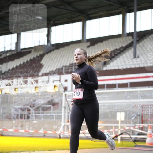 07.12.2025 - St. Pauli X-Mass-Run No. 15 Patografie http://msf.ph/oto/9366729 07.12.2025 10:58:31 Ziel 7 meine-sportfotos.de