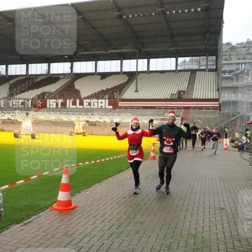 07.12.2025 - St. Pauli X-Mass-Run No. 15 Fabian Wolf http://msf.ph/oto/9366778 07.12.2025 10:21:20 Ziel 149, 1326, 1386, 1407, 1898, 1900, 2173, 2565, 3062, 3384, 3540, 3541, 3848, 3849, 3984, 4117, 4338 meine-sportfotos.de