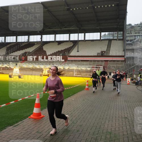 07.12.2025 - St. Pauli X-Mass-Run No. 15 Fabian Wolf http://msf.ph/oto/9366798 07.12.2025 10:21:22 Ziel 149, 270, 1326, 1386, 1407, 1898, 1900, 2173, 2565, 3062, 3091, 3384, 3540, 3541, 3848, 3849, 3984, 3988, 4117, 4338 meine-sportfotos.de