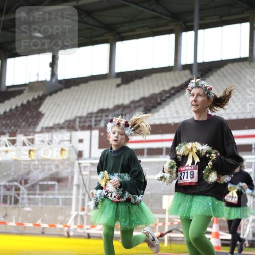 07.12.2025 - St. Pauli X-Mass-Run No. 15 Patografie http://msf.ph/oto/9366806 07.12.2025 10:59:14 Ziel 242, 2503, 2719, 2720, 2721, 2727, 2772 meine-sportfotos.de