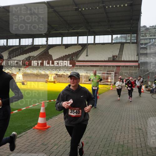 07.12.2025 - St. Pauli X-Mass-Run No. 15 Fabian Wolf http://msf.ph/oto/9366826 07.12.2025 10:21:25 Ziel 149, 270, 1326, 2173, 2927, 3062, 3091, 3384, 3540, 3541, 3848, 3849, 3984, 3988, 4117 meine-sportfotos.de