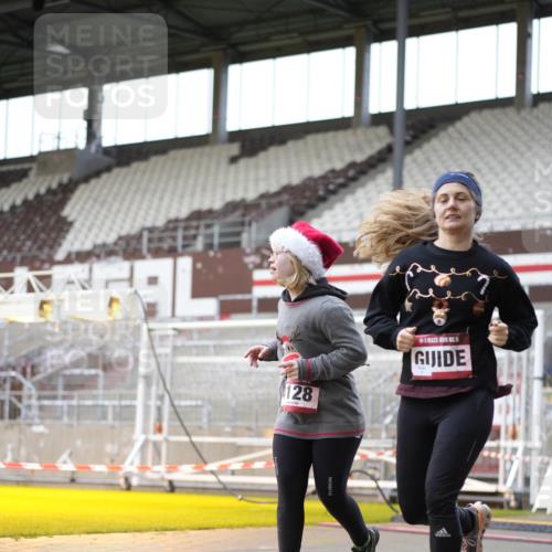 07.12.2025 - St. Pauli X-Mass-Run No. 15 Patografie http://msf.ph/oto/9366836 07.12.2025 10:59:36 Ziel 301, 306, 420, 1826, 4128 meine-sportfotos.de