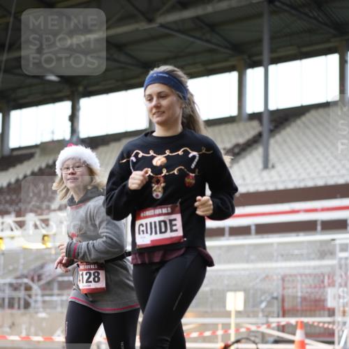 07.12.2025 - St. Pauli X-Mass-Run No. 15 Patografie http://msf.ph/oto/9366840 07.12.2025 10:59:36 Ziel 301, 306, 420, 1826, 4128 meine-sportfotos.de