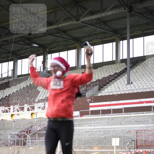 07.12.2025 - St. Pauli X-Mass-Run No. 15 Patografie http://msf.ph/oto/9366849 07.12.2025 10:59:57 Ziel 529, 1482, 1558, 1702, 3586 meine-sportfotos.de
