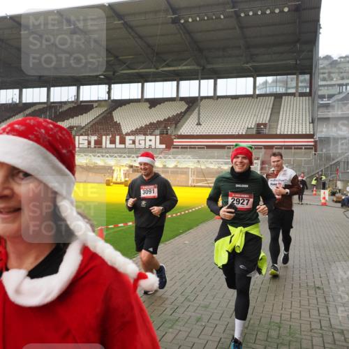 07.12.2025 - St. Pauli X-Mass-Run No. 15 Fabian Wolf http://msf.ph/oto/9366854 07.12.2025 10:21:29 Ziel 149, 270, 1326, 2173, 2927, 2997, 3062, 3091, 3384, 3540, 3541, 3848, 3849, 3988, 4117, 4158, 4169, 4170 meine-sportfotos.de