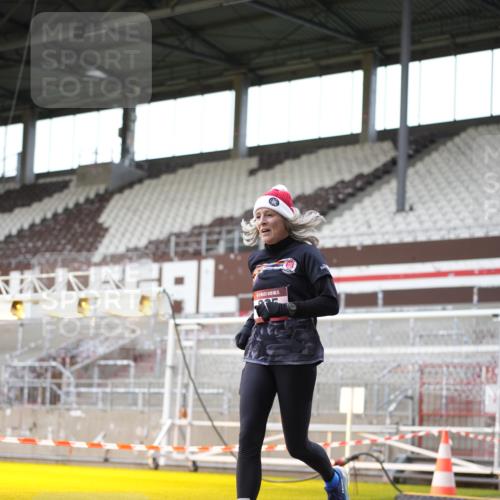 07.12.2025 - St. Pauli X-Mass-Run No. 15 Patografie http://msf.ph/oto/9366863 07.12.2025 11:00:15 Ziel 225, 529, 985, 988, 3586, 4793 meine-sportfotos.de