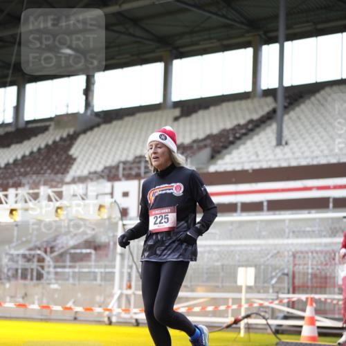 07.12.2025 - St. Pauli X-Mass-Run No. 15 Patografie http://msf.ph/oto/9366865 07.12.2025 11:00:15 Ziel 225, 529, 985, 988, 3586, 4793 meine-sportfotos.de