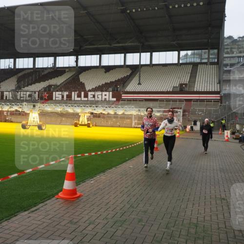 07.12.2025 - St. Pauli X-Mass-Run No. 15 Fabian Wolf http://msf.ph/oto/9366891 07.12.2025 10:21:36 Ziel 149, 270, 1326, 2927, 2997, 3062, 3091, 3384, 3540, 3541, 3988, 4158, 4169, 4170 meine-sportfotos.de