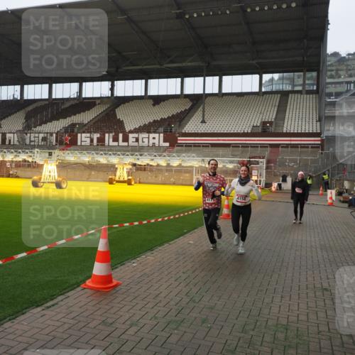 07.12.2025 - St. Pauli X-Mass-Run No. 15 Fabian Wolf http://msf.ph/oto/9366893 07.12.2025 10:21:36 Ziel 149, 270, 1326, 2927, 2997, 3062, 3091, 3384, 3540, 3541, 3988, 4158, 4169, 4170 meine-sportfotos.de