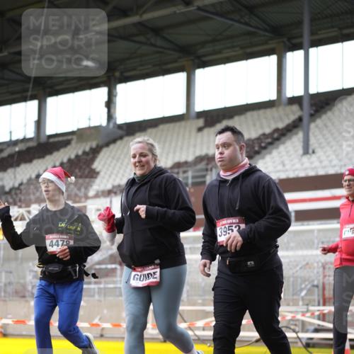07.12.2025 - St. Pauli X-Mass-Run No. 15 Patografie http://msf.ph/oto/9366896 07.12.2025 11:00:24 Ziel 225, 435, 440, 611, 985, 988, 1721, 3952, 4478, 4793 meine-sportfotos.de