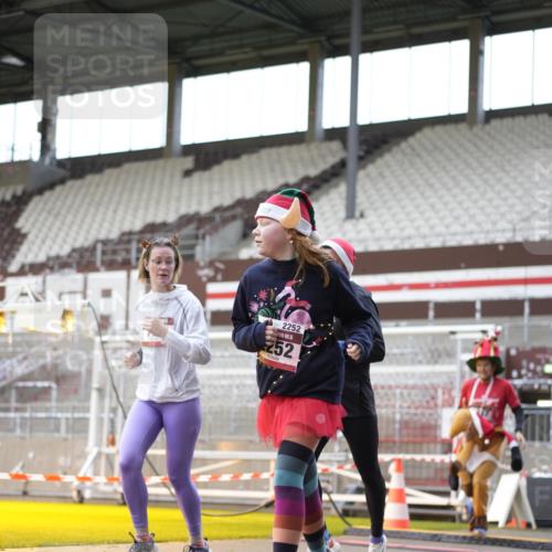 07.12.2025 - St. Pauli X-Mass-Run No. 15 Patografie http://msf.ph/oto/9366968 07.12.2025 11:01:19 Ziel 132, 139, 557, 766, 770, 771, 1300, 1367, 1615, 2251, 2252 meine-sportfotos.de