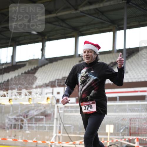07.12.2025 - St. Pauli X-Mass-Run No. 15 Patografie http://msf.ph/oto/9366995 07.12.2025 11:01:36 Ziel 336, 376, 766, 1045, 1048, 1067, 1367, 1615, 2251 meine-sportfotos.de