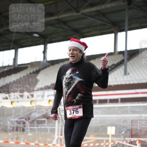 07.12.2025 - St. Pauli X-Mass-Run No. 15 Patografie http://msf.ph/oto/9366996 07.12.2025 11:01:36 Ziel 336, 376, 766, 1045, 1048, 1067, 1367, 1615, 2251 meine-sportfotos.de