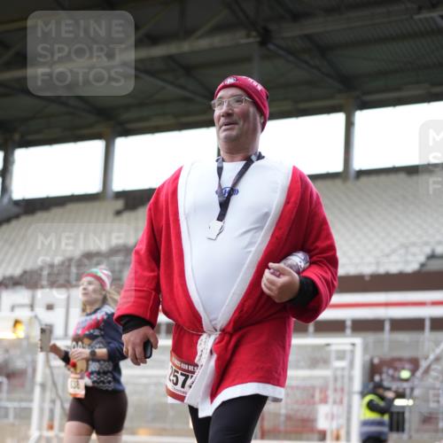 07.12.2025 - St. Pauli X-Mass-Run No. 15 Patografie http://msf.ph/oto/9367017 07.12.2025 11:01:53 Ziel 837, 838, 842, 851, 1067, 1637, 1640, 2576 meine-sportfotos.de