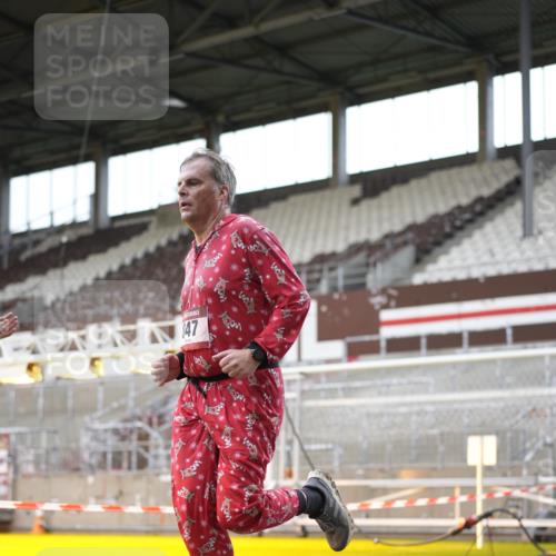 07.12.2025 - St. Pauli X-Mass-Run No. 15 Patografie http://msf.ph/oto/9367030 07.12.2025 11:02:04 Ziel 95, 193, 314, 317, 837, 838, 842, 847, 851, 1143, 1416, 1611, 2329, 2576 meine-sportfotos.de