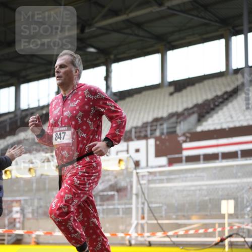 07.12.2025 - St. Pauli X-Mass-Run No. 15 Patografie http://msf.ph/oto/9367032 07.12.2025 11:02:04 Ziel 95, 193, 314, 317, 837, 838, 842, 847, 851, 1143, 1416, 1611, 2329, 2576 meine-sportfotos.de