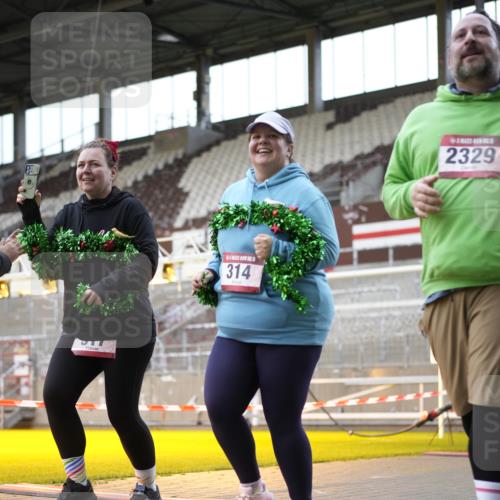 07.12.2025 - St. Pauli X-Mass-Run No. 15 Patografie http://msf.ph/oto/9367045 07.12.2025 11:02:09 Ziel 95, 193, 314, 317, 838, 847, 1143, 1416, 1611, 2329, 2519, 2520 meine-sportfotos.de