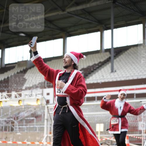 07.12.2025 - St. Pauli X-Mass-Run No. 15 Patografie http://msf.ph/oto/9367047 07.12.2025 11:02:13 Ziel 95, 193, 314, 317, 847, 1143, 1416, 1611, 2329, 2519, 2520 meine-sportfotos.de