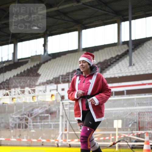 07.12.2025 - St. Pauli X-Mass-Run No. 15 Patografie http://msf.ph/oto/9367057 07.12.2025 11:02:16 Ziel 193, 314, 317, 542, 547, 847, 1143, 1611, 2329, 2519, 2520 meine-sportfotos.de