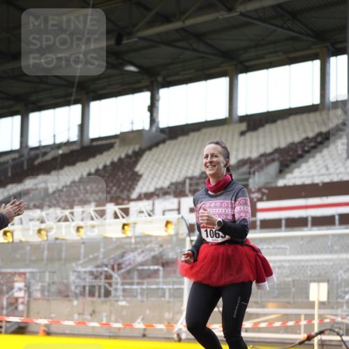 07.12.2025 - St. Pauli X-Mass-Run No. 15 Patografie http://msf.ph/oto/9367084 07.12.2025 11:02:36 Ziel 20, 25, 542, 547, 746, 747, 749, 751, 1063 meine-sportfotos.de